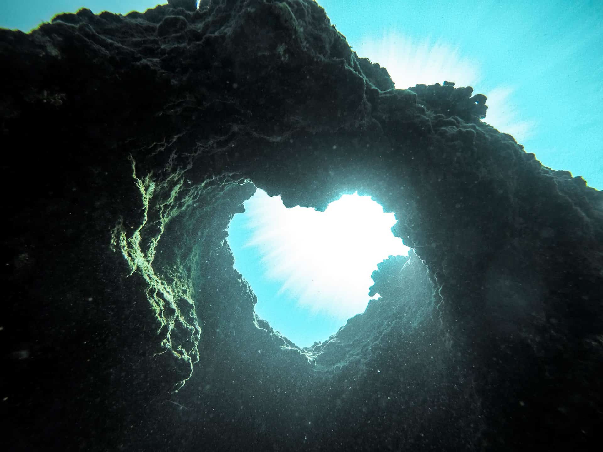 heart shaped underwater tunnel